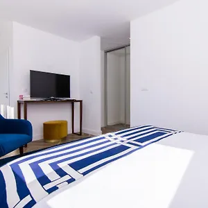 Apartment Seafront Luxury Fun, Trogir