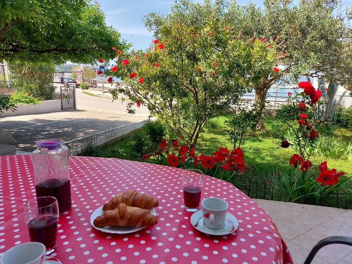 Apartment Jema Trogir 0*,