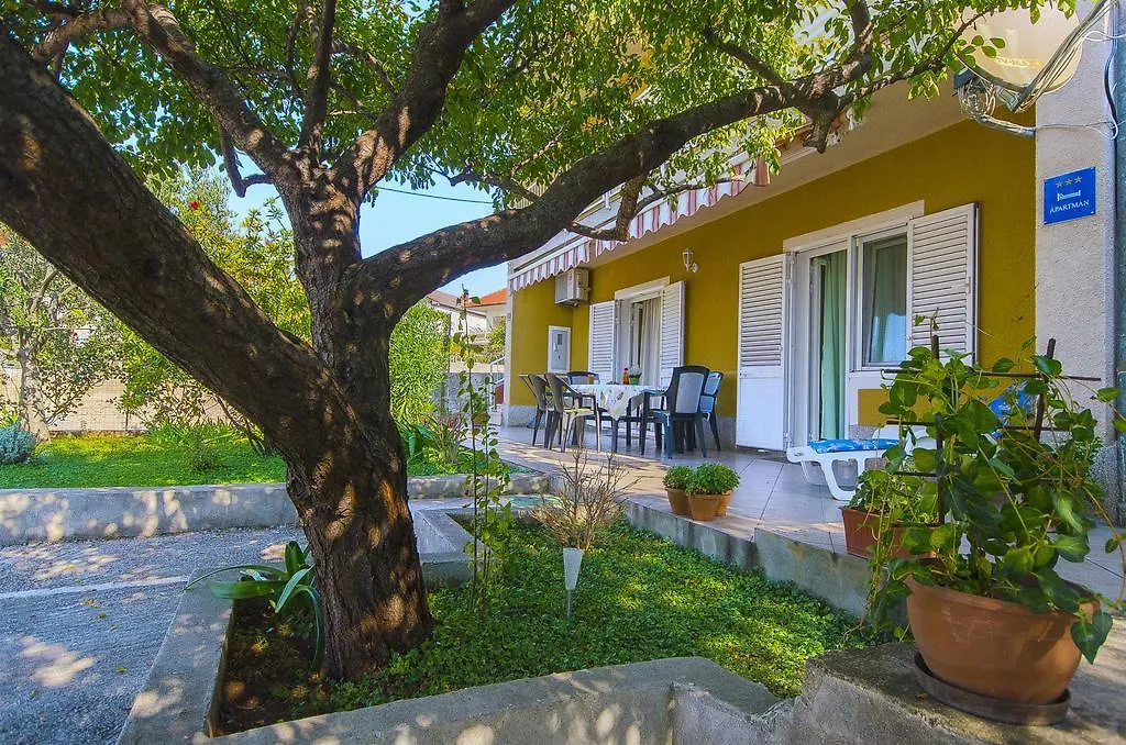 Apartment Jema Trogir 0*,  Croatia